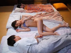 [Sinh viên đại học Mỹ], một mình ở nhà trong kỳ nghỉ, cô gái sinh viên trong sáng thủ dâm, đi tiểu cận cảnh, cơ thể trẻ trung